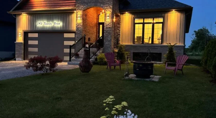 Cozy Lakefront House Retreat For Families&Friends - Image 1