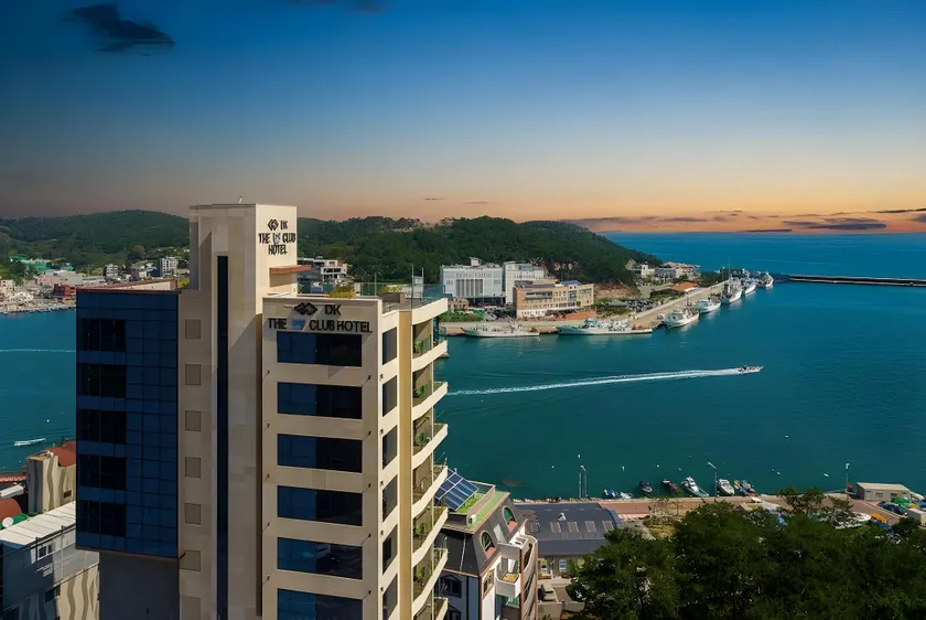 The Club Hotel Gijang Yeonhwari - Image 1
