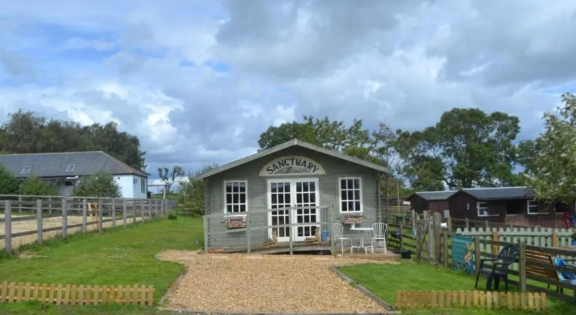 Owls Nest Log Cabin - Image 1