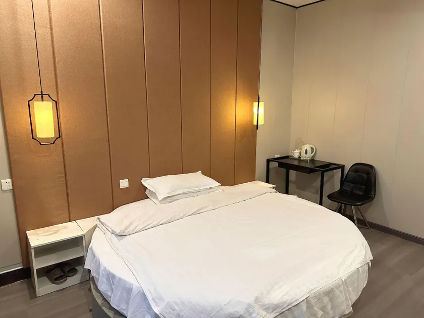 Zaoxiang Business Hotel (Neihuang County Wanyang Plaza Branch) - Image 1