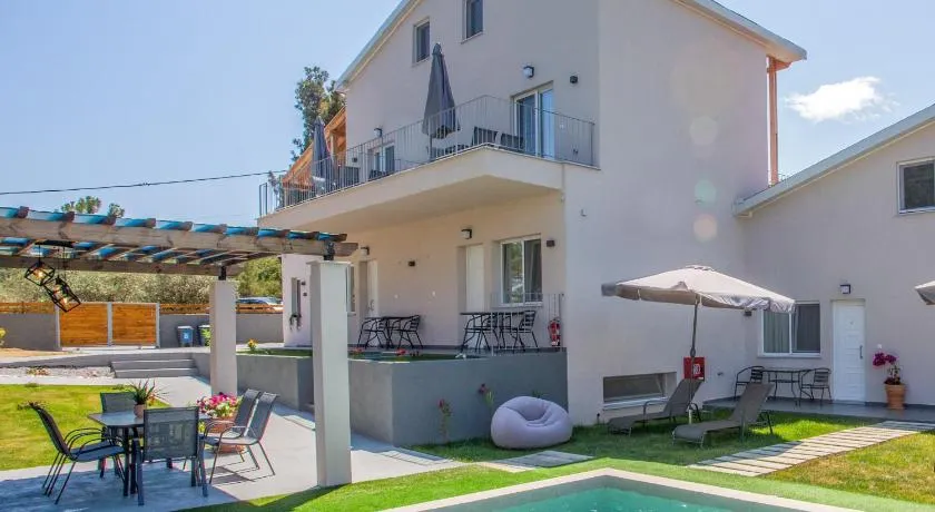 Privileged villa - Image 1