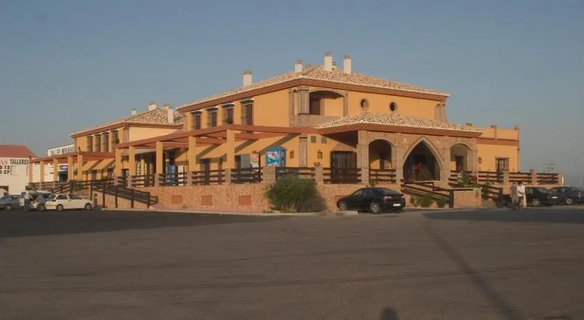 Hotel-Restaurante Cerrillo San Marcos - Image 1