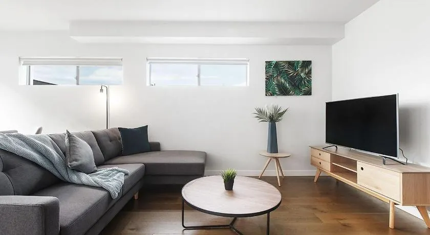 2BR Split Level with FREE Parking Near Puckle St - Image 1
