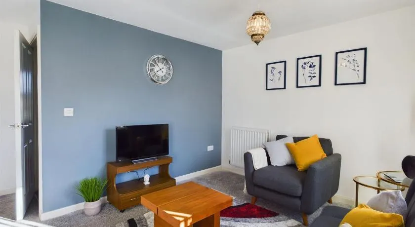 Sleeps6- FamilyFriendly- FreeParking- 3Br - Image 1
