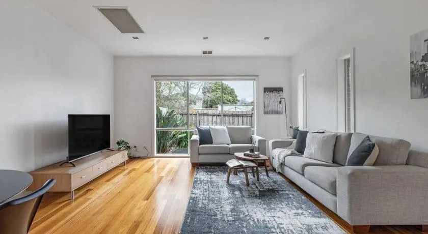 East Brighton Townhouse by Ready Set Host - Image 1