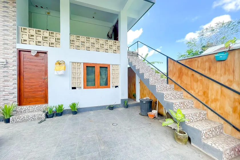 Winy House - Image 1