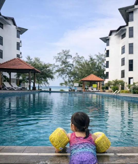 Samsuria by the Beach - Image 1