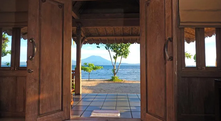 Blue Harbor Beachfront Villas & Resto - Image 1