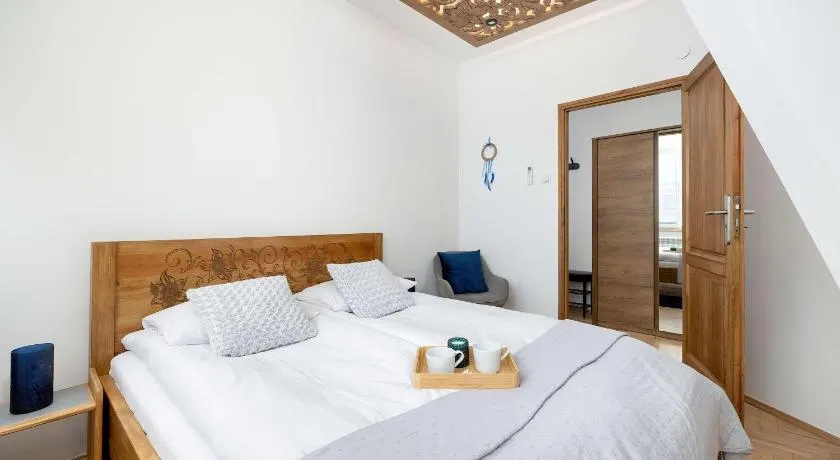 Komfortowy Apartament z Klimatyzacją by Noclegi Renters - Image 1