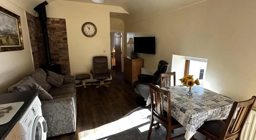 Cosy barn conversion in the Mournes - Image 1