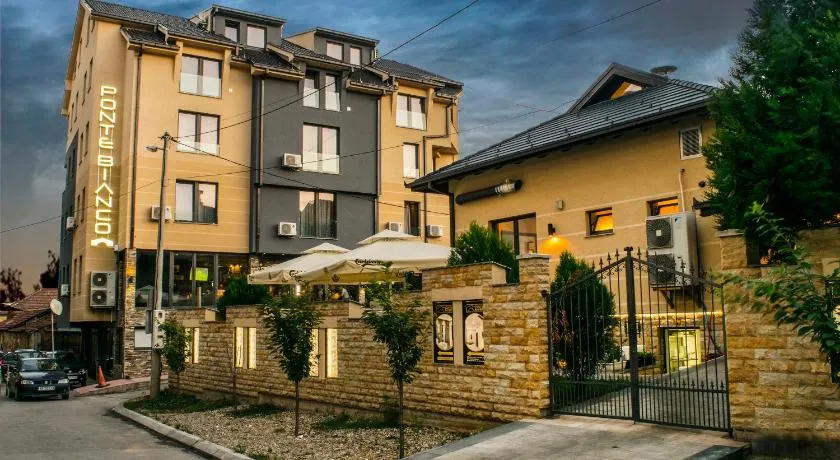 Hotel & Restaurant Ponte Bianco - Image 1