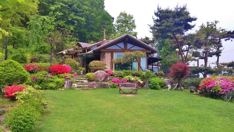 Yangpyeong Dalbichi Meomuneunjip - Image 1