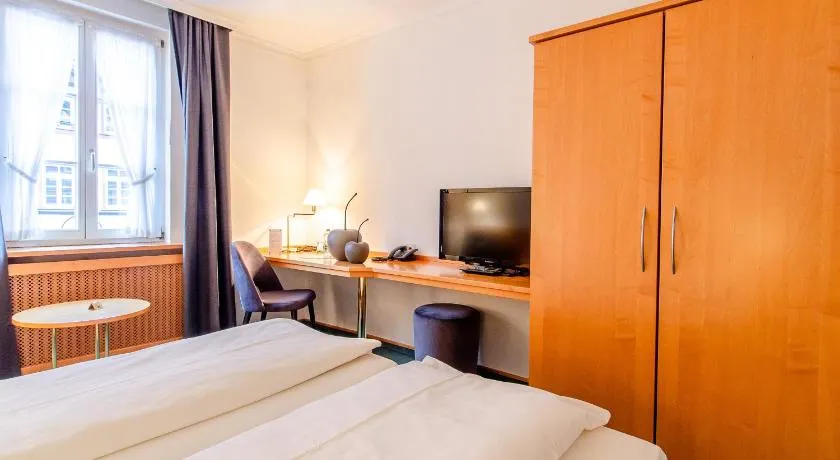 Hotel Gasthaus Hecht - Image 1