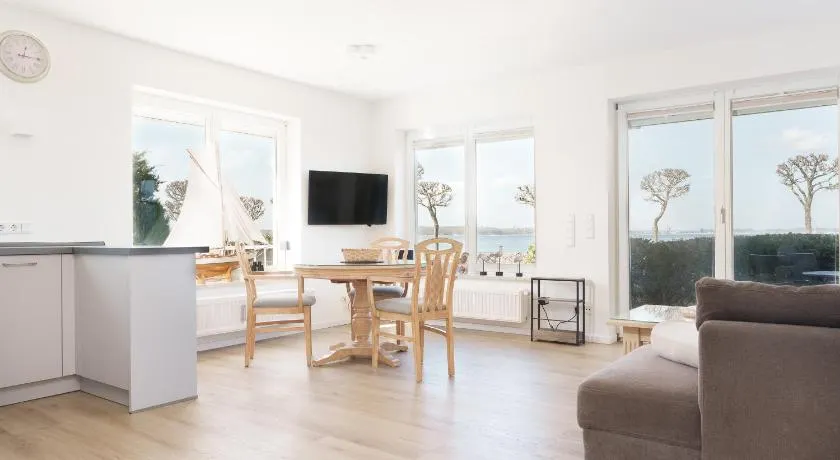 Villa Fördestrand Fender - Image 1