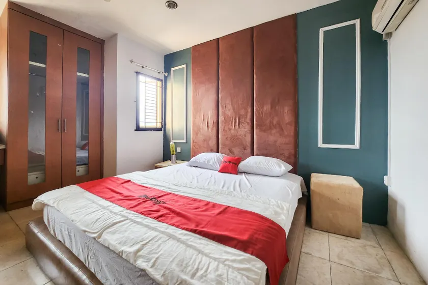 RedDoorz Premium Near Imperium Superblok - Image 1