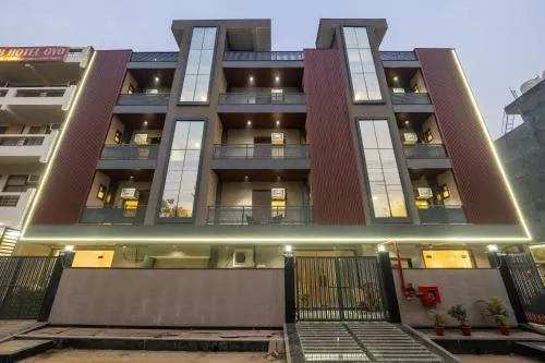 Hotel Elite Clark - Image 1