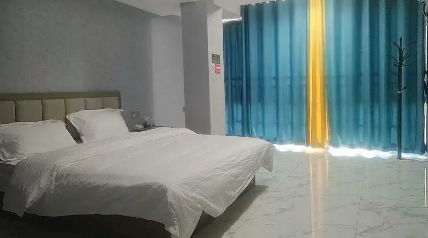 San San Hotel, Yanbian County - Image 1