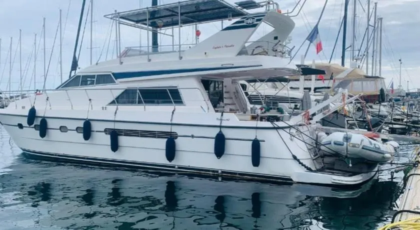 Golfe-Juan Yacht - Image 1