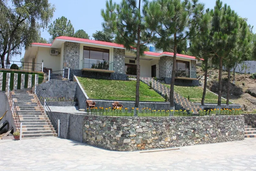 HUSNAIN RESORT by Saud khan - Image 1