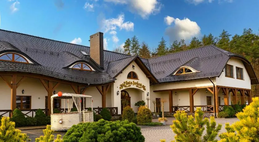 Złota Jesień Restauracja i Noclegi nad jeziorem - Image 1
