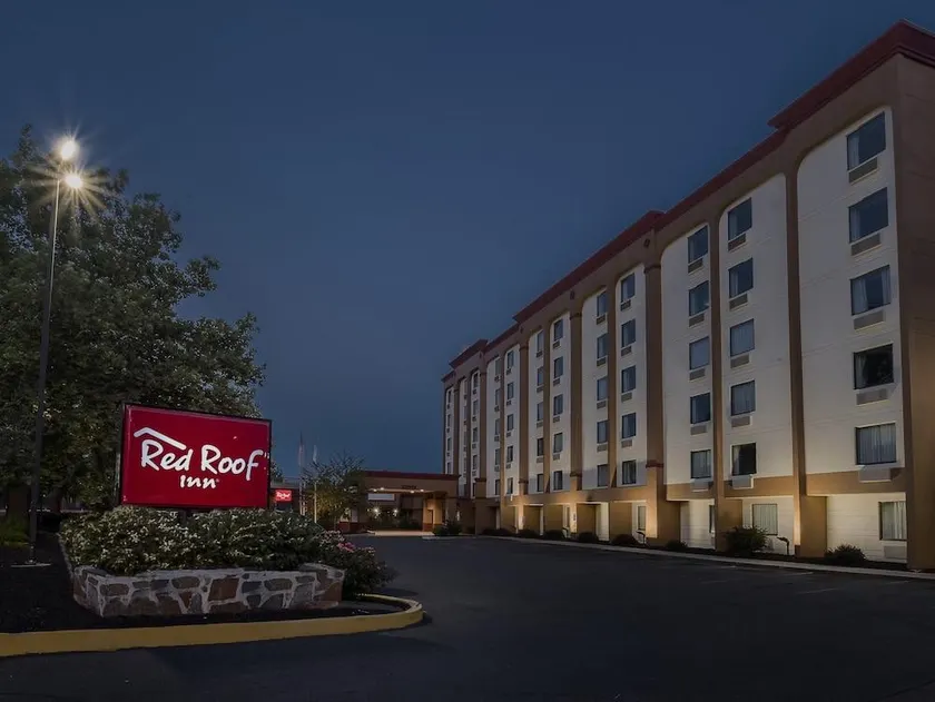 La Quinta Inn & Suites New Britain/Farmington - Image 1