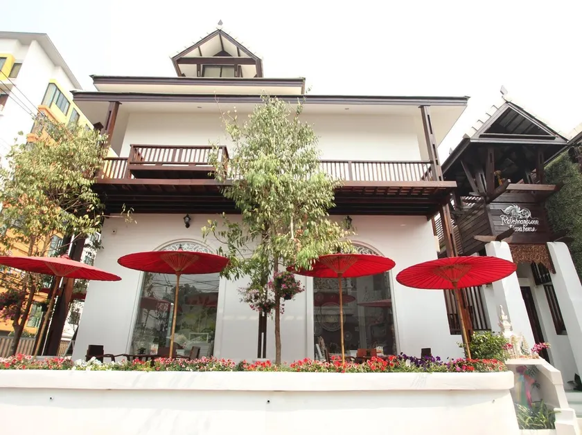 Ratchiangsaen Flora House - Image 1