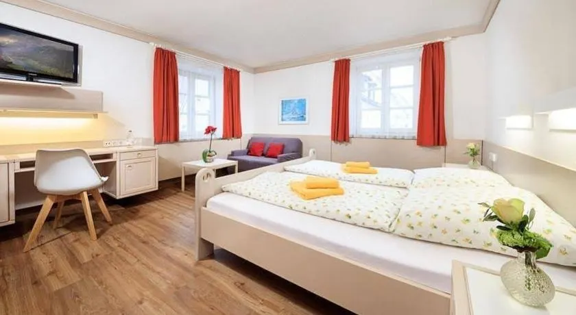 Hotel und Gasthof Zur Laute - Image 1