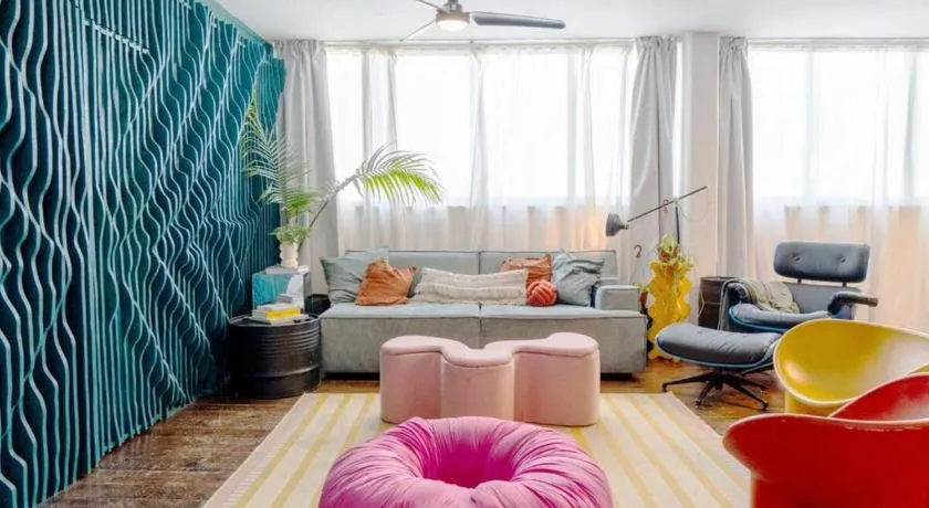 Bright & Unique 3BR Home in Tel Aviv - Image 1