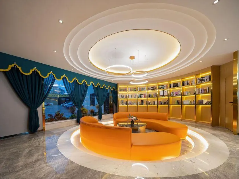 Love City BOYA Hotel - Image 1