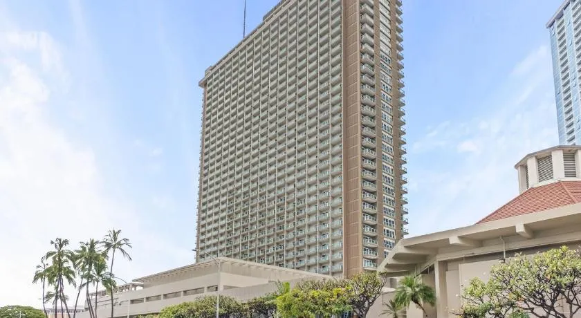 Ala Moana Condo Hotel - Image 1