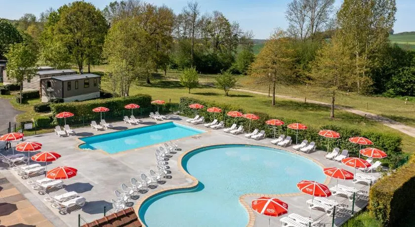 Camping Country Park Crecy La Chapelle - Site Officiel - Next to Disneyland Paris - Image 1