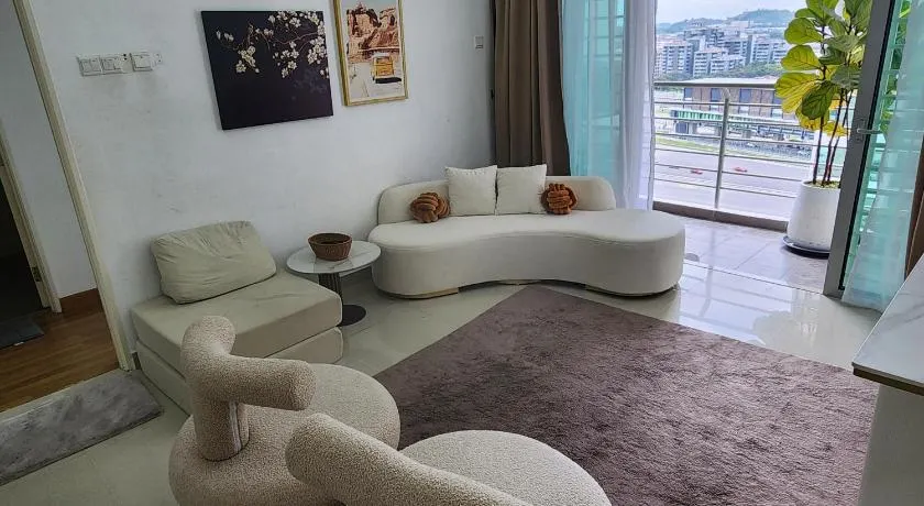 One South 3bedroom, MRT to TRX - Image 1