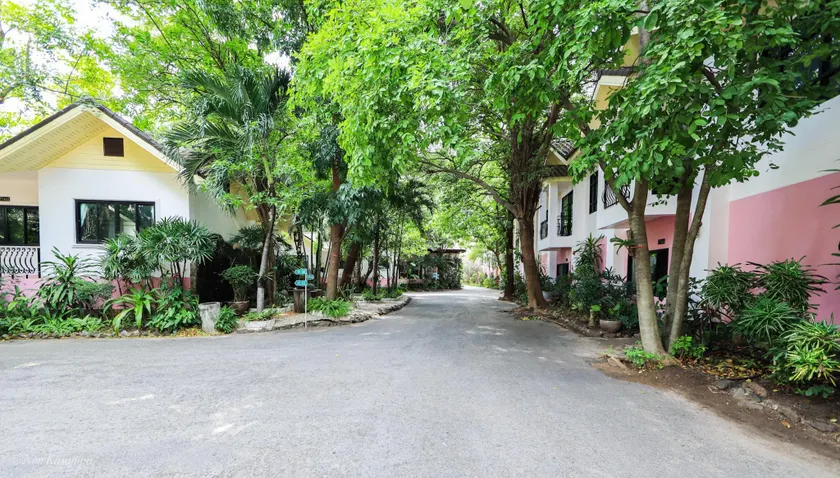 Chayada Garden House and Resort Hotel - Image 1