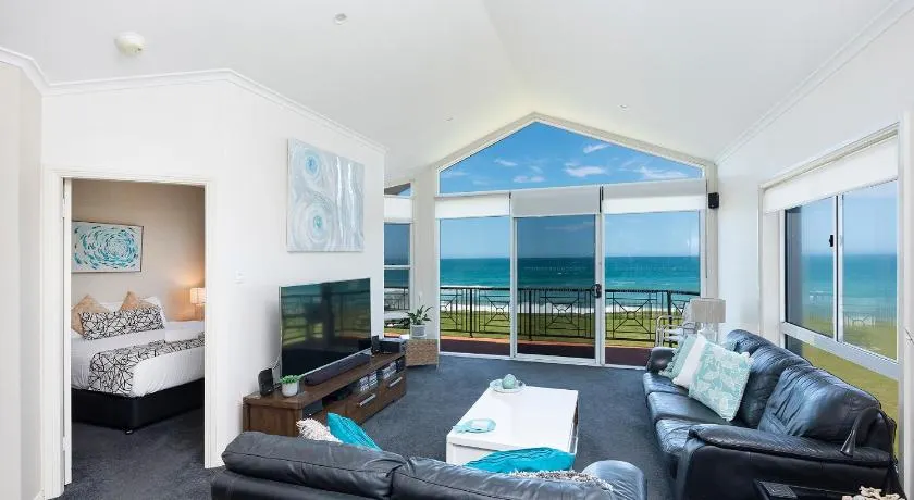 Meridian Beachside Apartments - Image 1