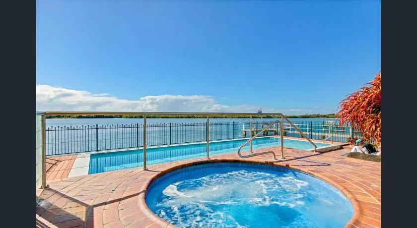 Maroochydore Riverfront Apartment - Image 1