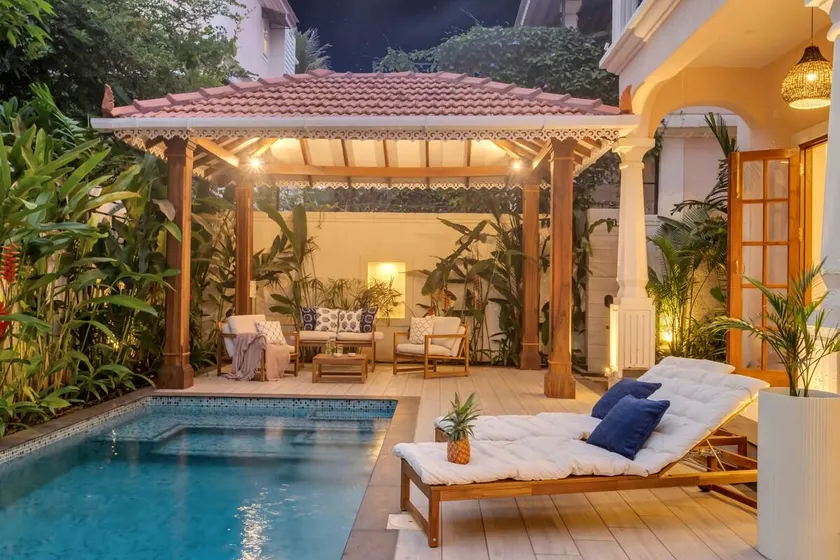 ELIVAAS Signature 4 BHK with Pvt pool & Bar - PinkSky - Image 1
