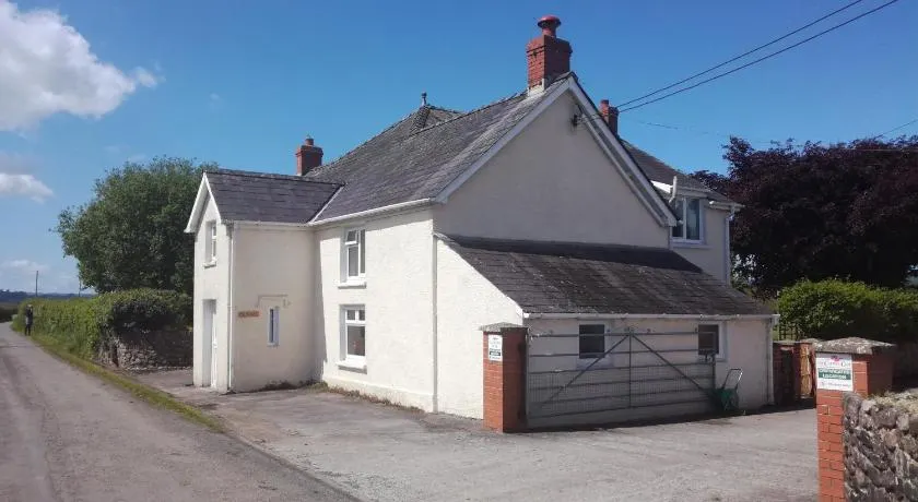 Ty Newydd - Image 1