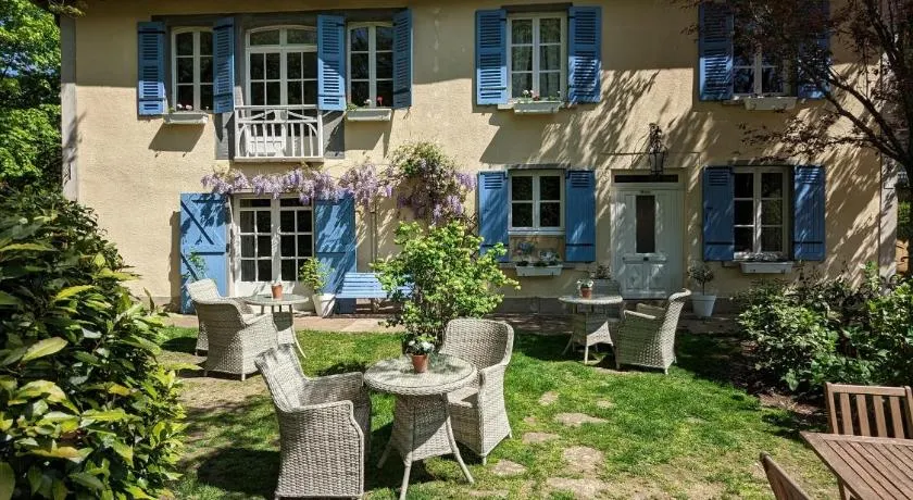 Sous le Chateau - Romantic Riverside B&B Beneath a Medieval Chateau - Image 1
