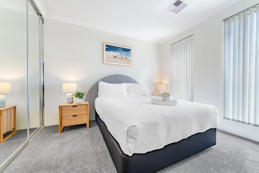 Bright & Airy 3-bed House Near Rockingham Beach - Image 1