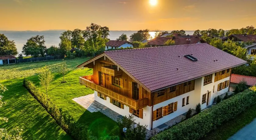 Graf Chiemo Suites - direkt am Chiemsee mit separatem Seezugang - Image 1