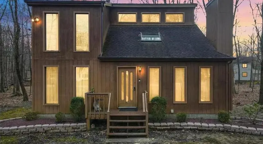 Cozy Cabin at Poconos With Hot Tub and Fire Pit - Image 1