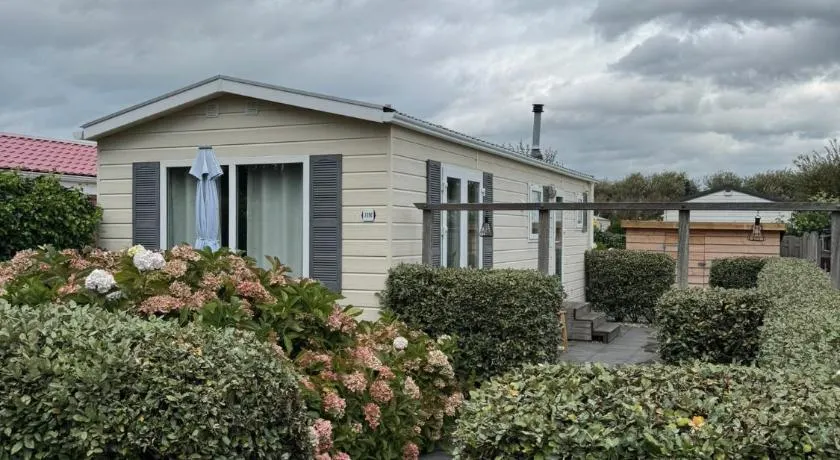 Chalet Lutafaro near beach Petten - Image 1