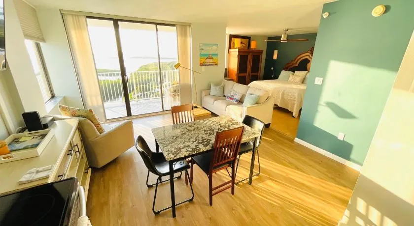Penthouse 6 Panoramic Ocean Views Top Floor - Image 1