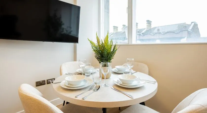 Stunning Apartments with Castle Views - Air Conditioning - Fast Wifi - Image 1