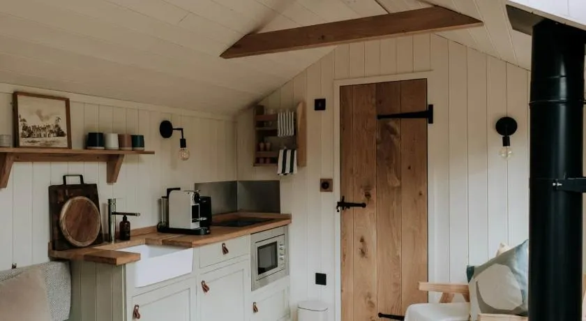 The Bothies at Elsham Hall - Image 1