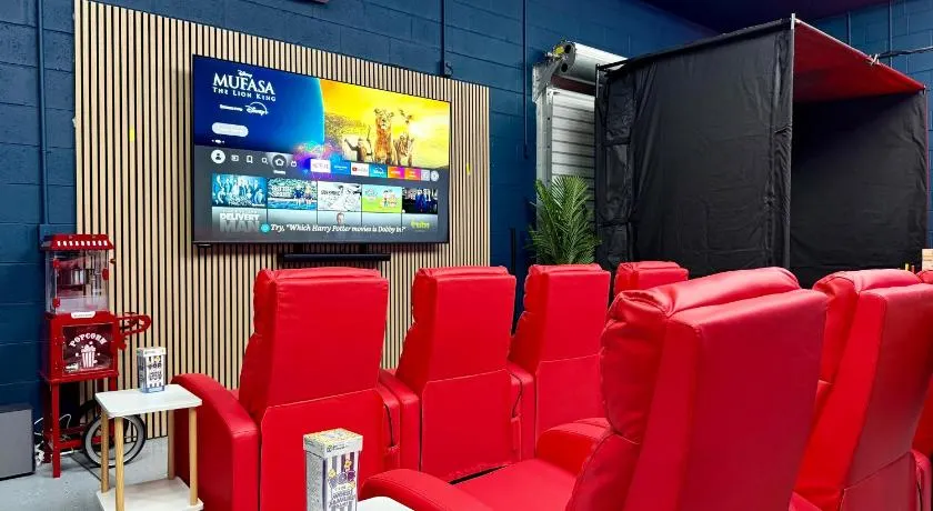 GameRoom! Golf Simulator! Beach! Movie Theater! - Image 1