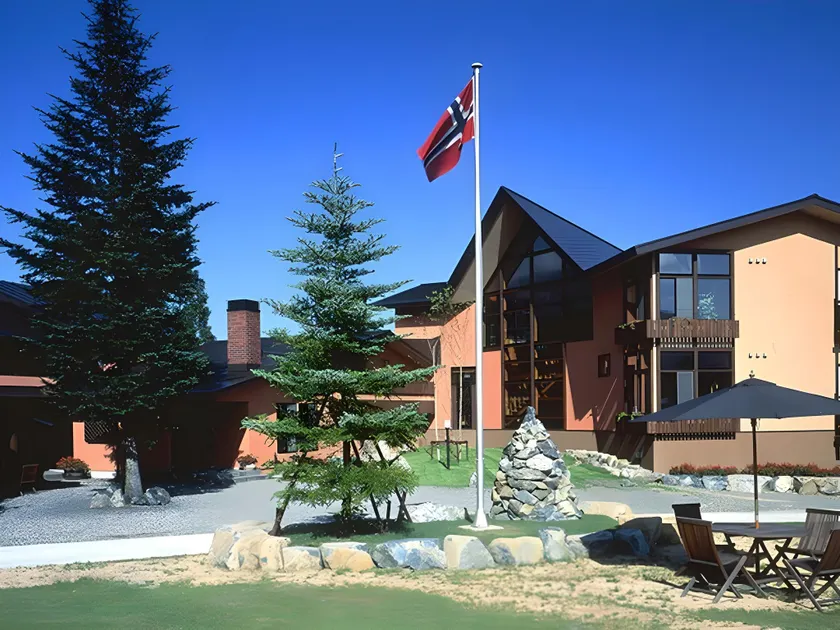Hakuba Alpine Hotel - Image 1