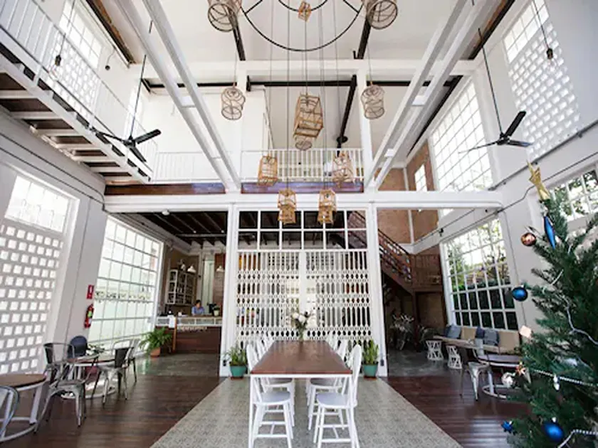 Memmoth Cafe & Hostel in Lampang - Image 1