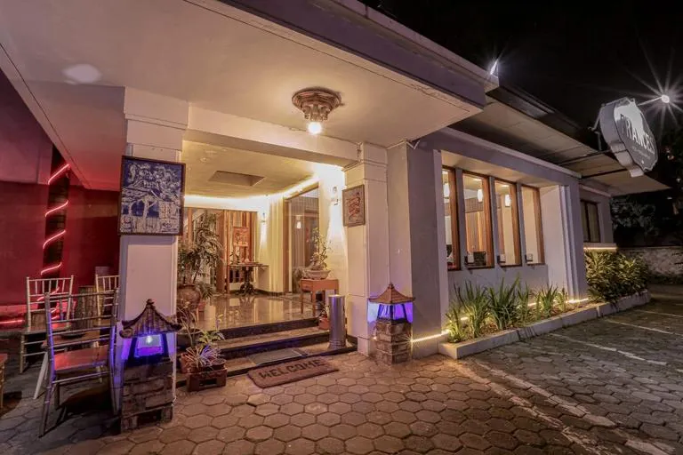 yaemal frances hotel - Image 1