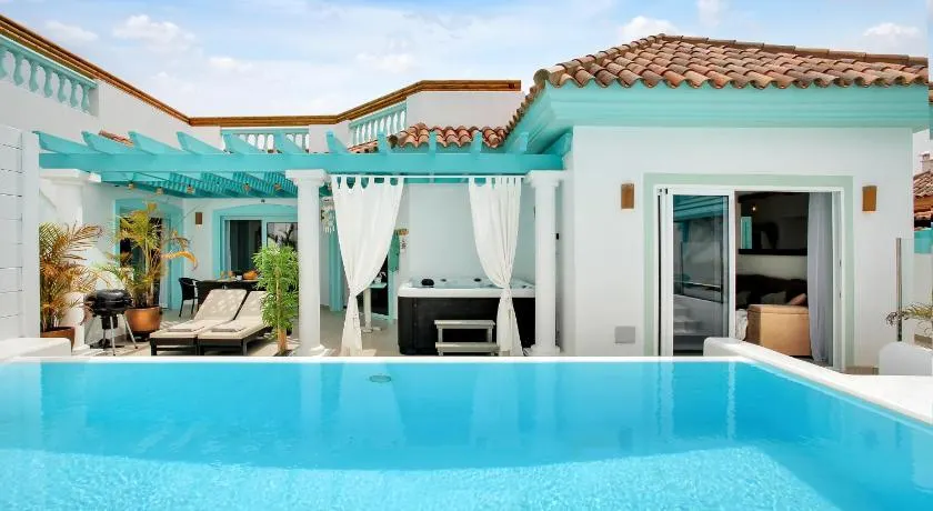 Orange Light with private pool - Image 1